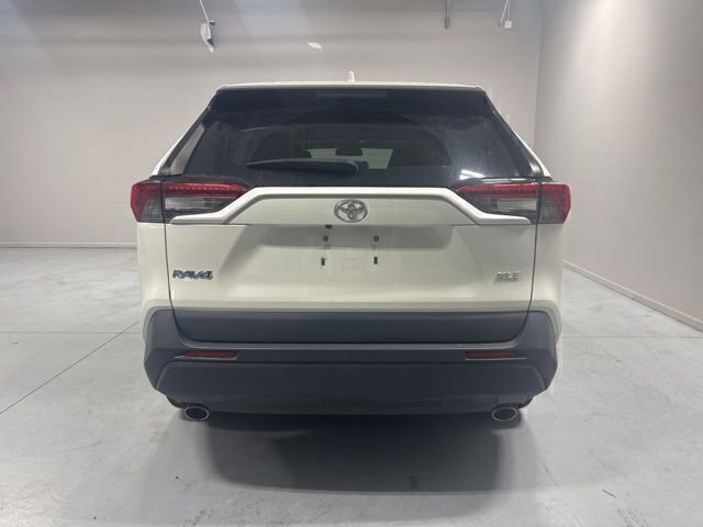 Used 2021 Toyota RAV4 XLE Premium FWD image 7