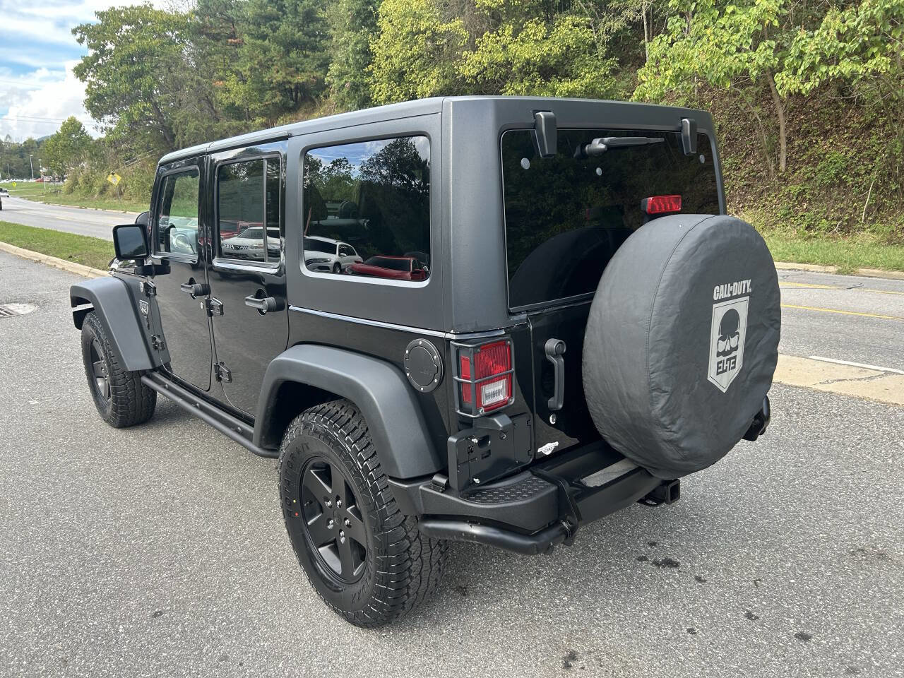 Used 2012 Jeep Wrangler Unlimited Rubicon image 6