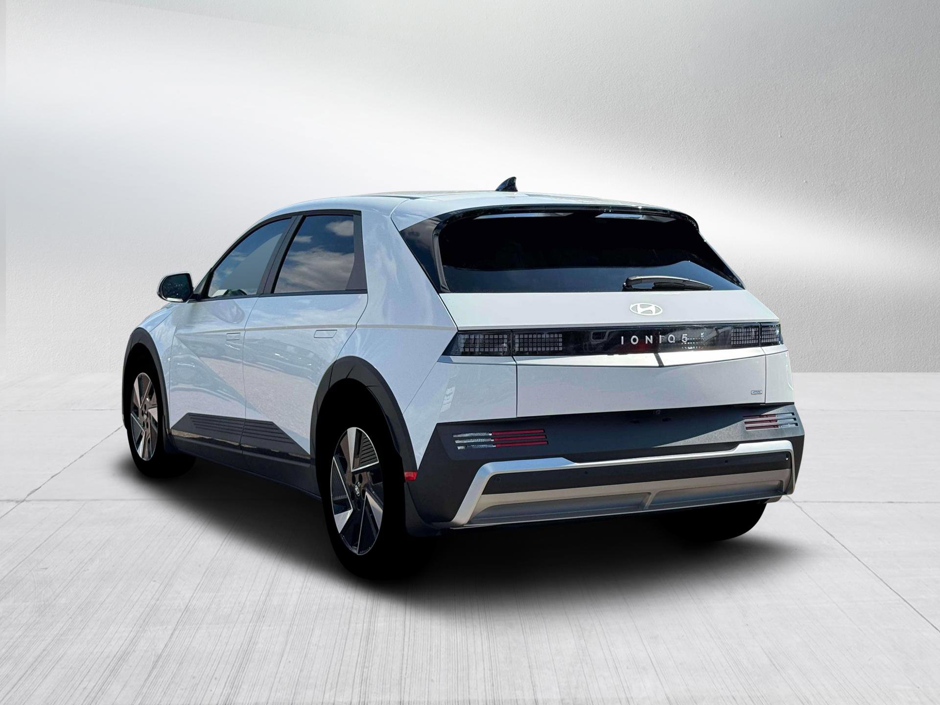 New 2026 Hyundai Ioniq 5 SEL image 5