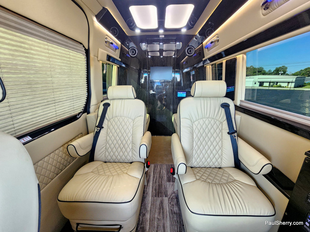 Used 2020 Mercedes-Benz Sprinter 2500 image 6