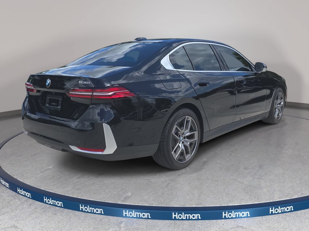 Used 2027 BMW 530i w/ Premium Package RWD image 6