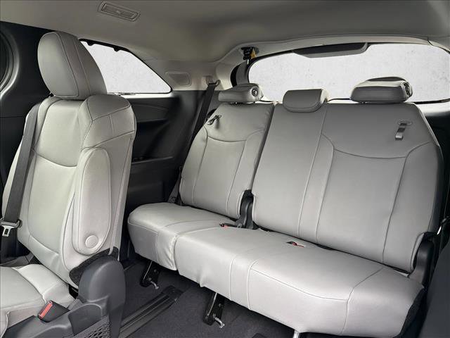 New 2026 Toyota Sienna XLE image 23