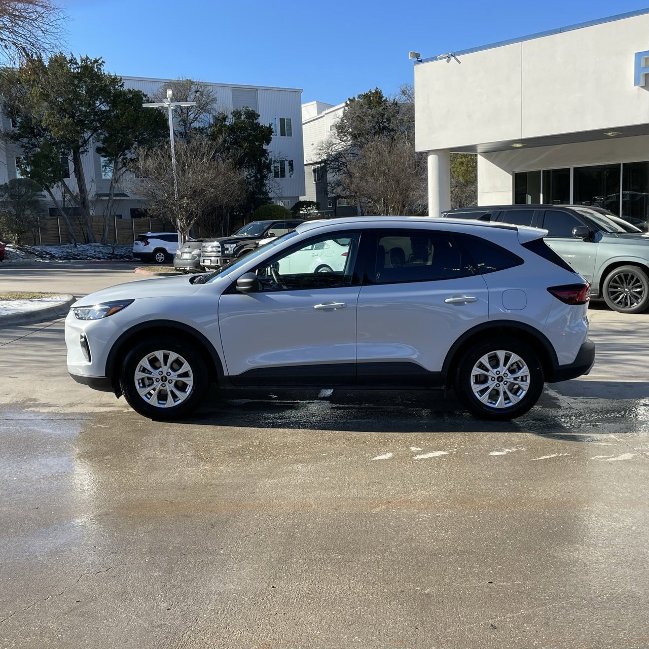 Used 2025 Ford Escape Active image 3