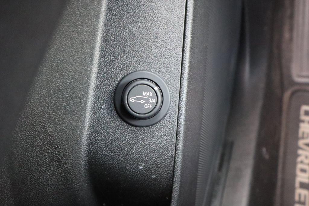 Used 2019 Chevrolet Equinox LT w/ Driver Convenience Package FWD image 14