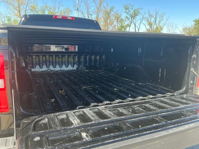 Used 2017 GMC Sierra 1500 SLE w/ SLE Value Package AWD/4WD image 10