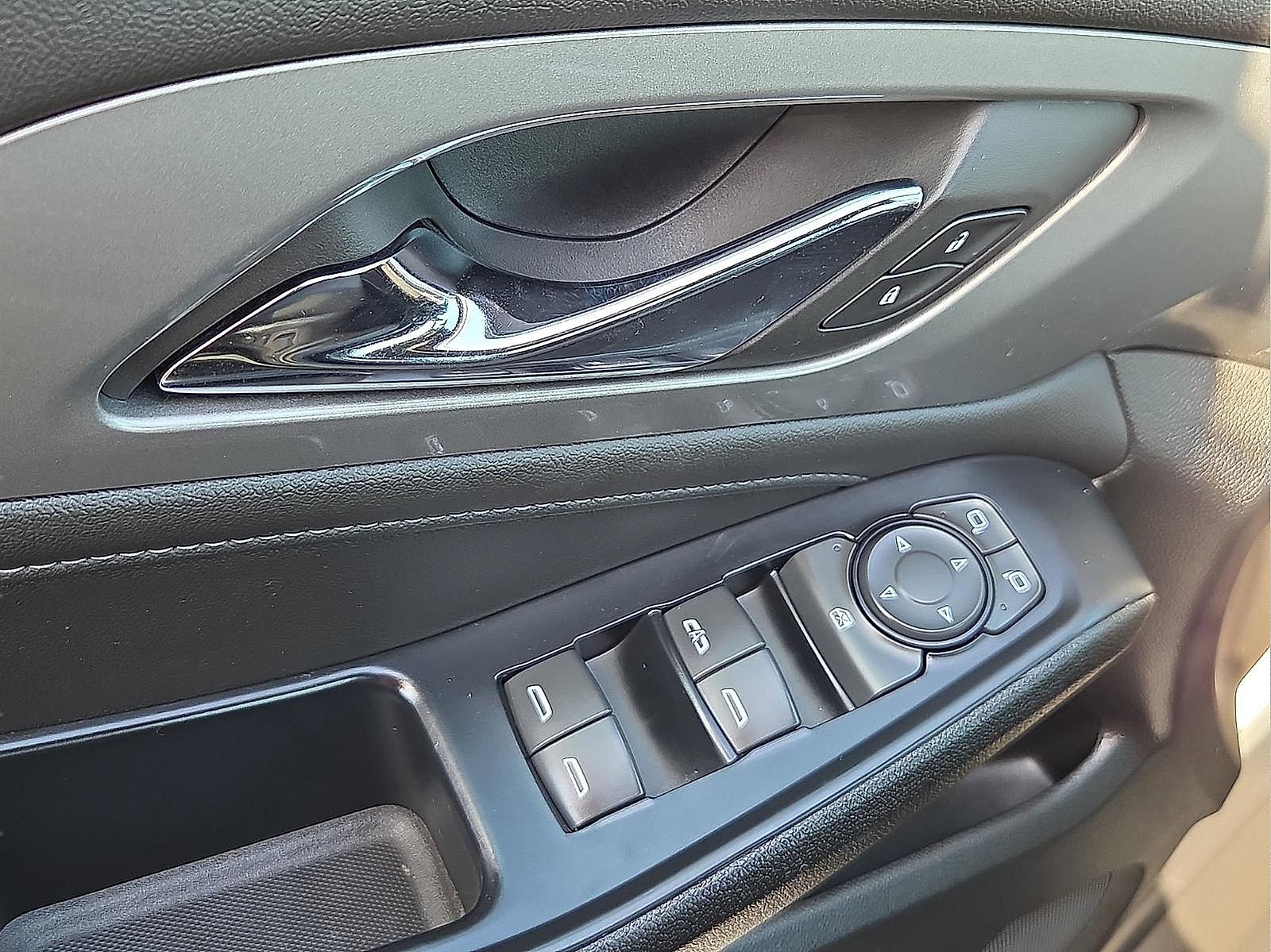 Used 2023 Chevrolet Traverse LT AWD/4WD image 14