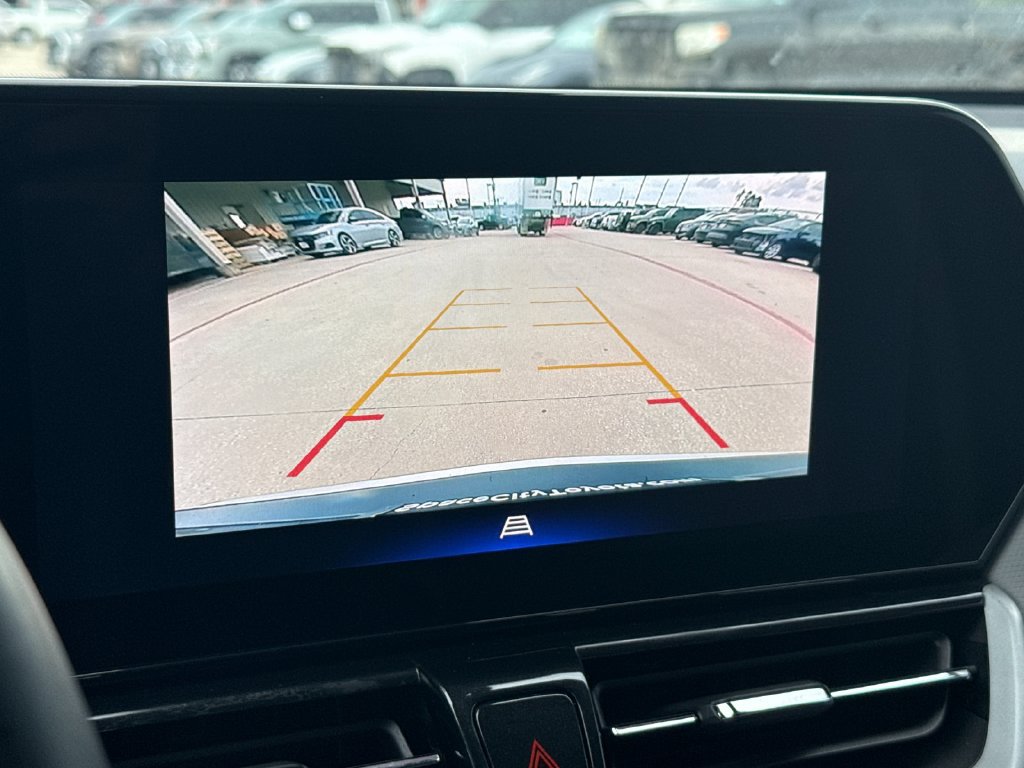 Used 2025 Chevrolet TrailBlazer LT w/ LT Cold Weather Package FWD image 19