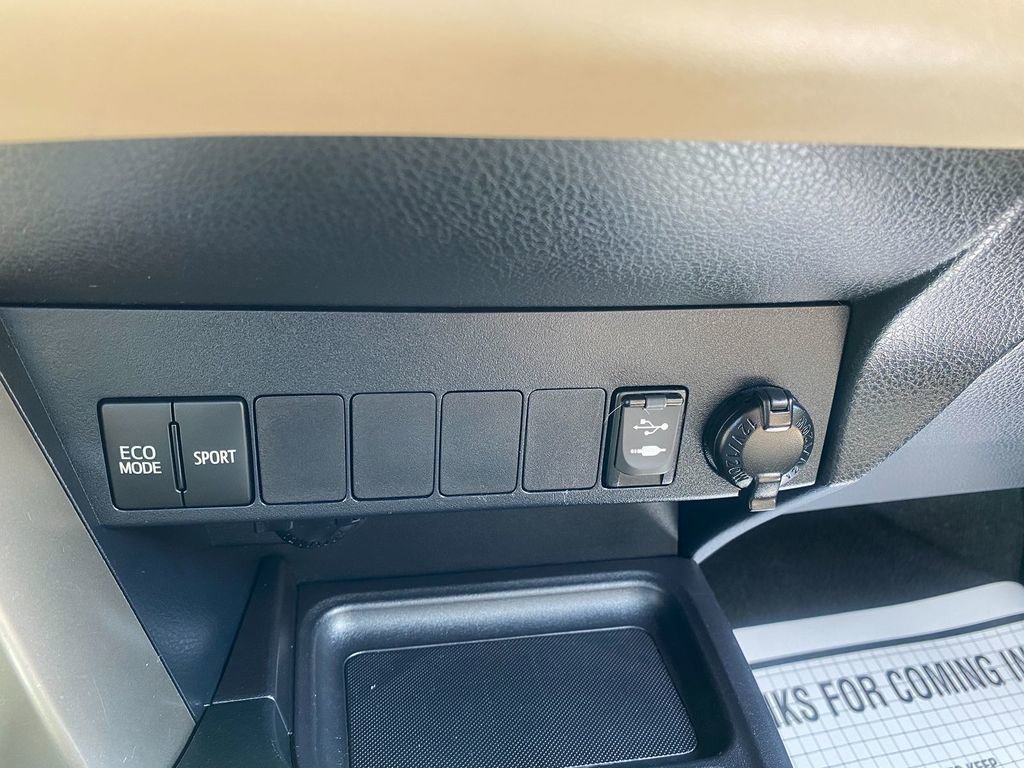 Used 2015 Toyota RAV4 XLE image 20