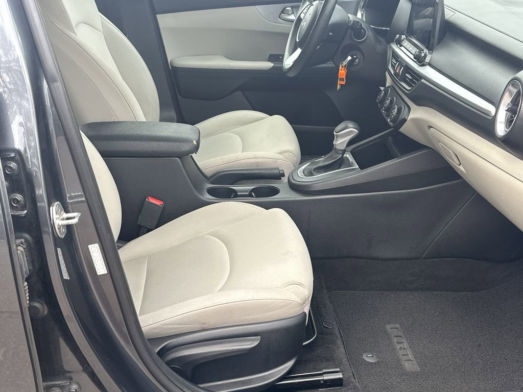 Used 2023 Kia Forte LXS w/ LXS Technology Package image 14