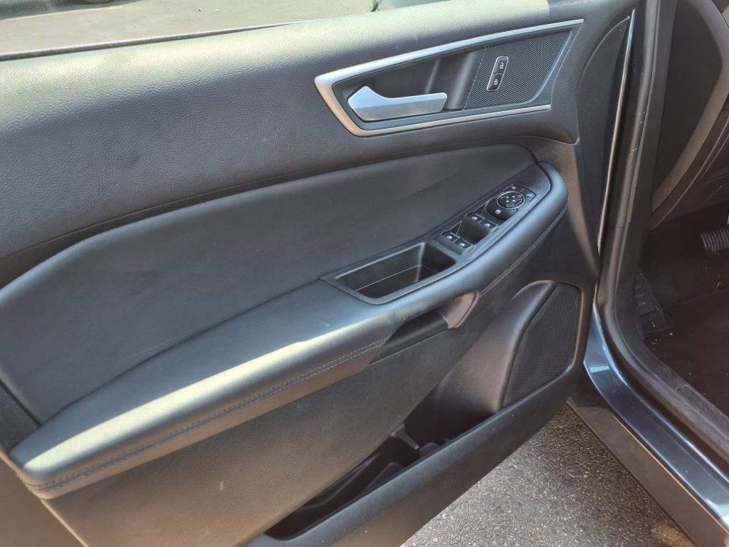 Used 2024 Ford Edge SEL image 11