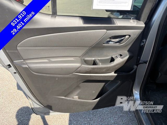 Used 2023 Chevrolet Traverse LT w/ Midnight/Sport Edition AWD/4WD image 18