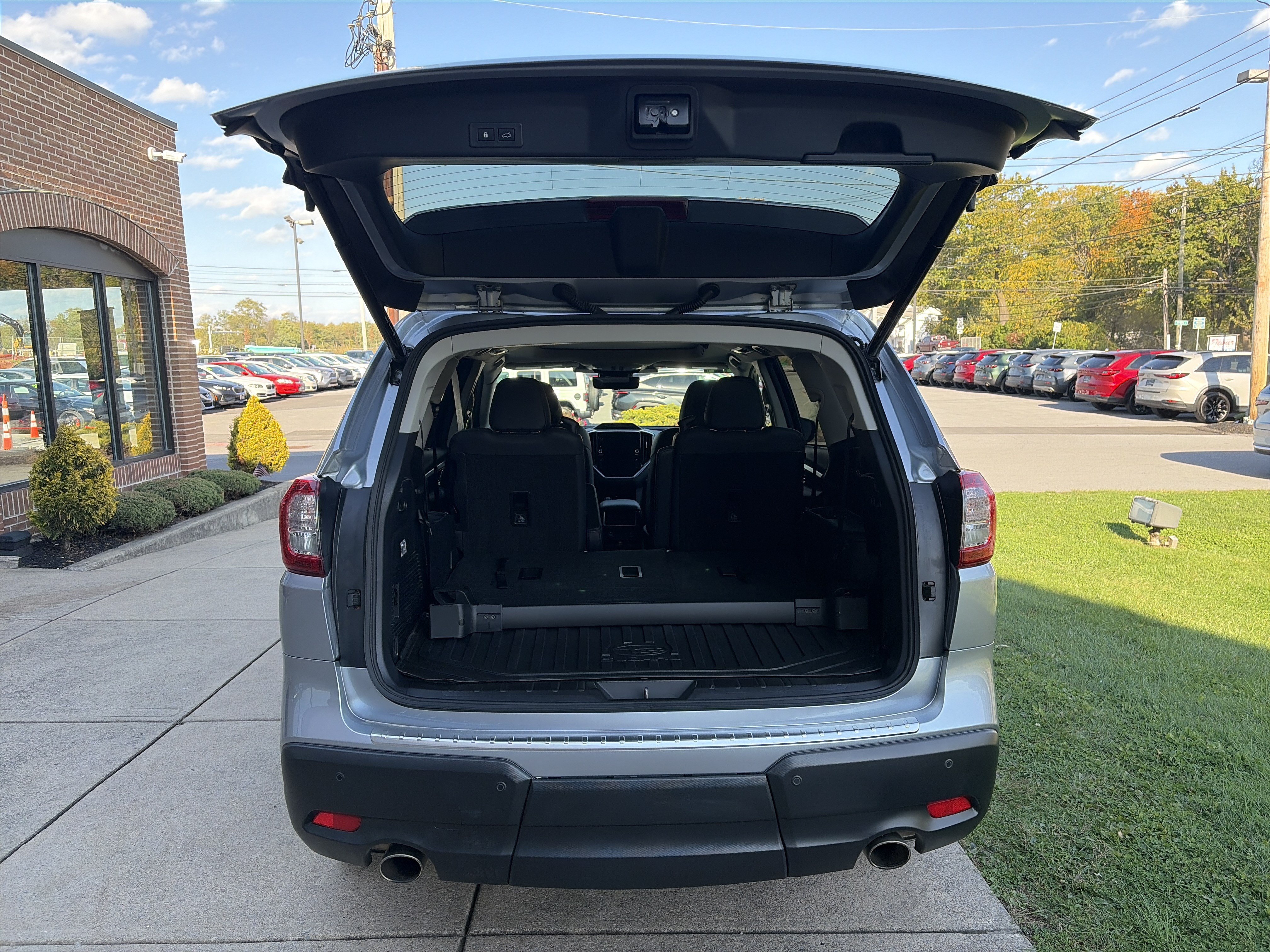 Used 2024 Subaru Ascent Touring AWD/4WD image 5