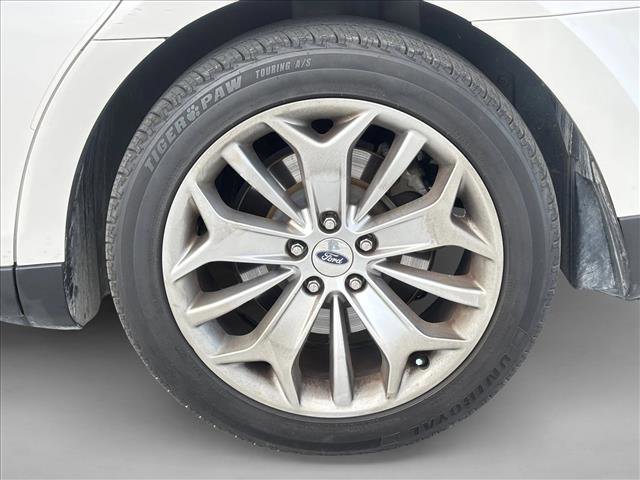 Used 2019 Ford Taurus Limited image 6