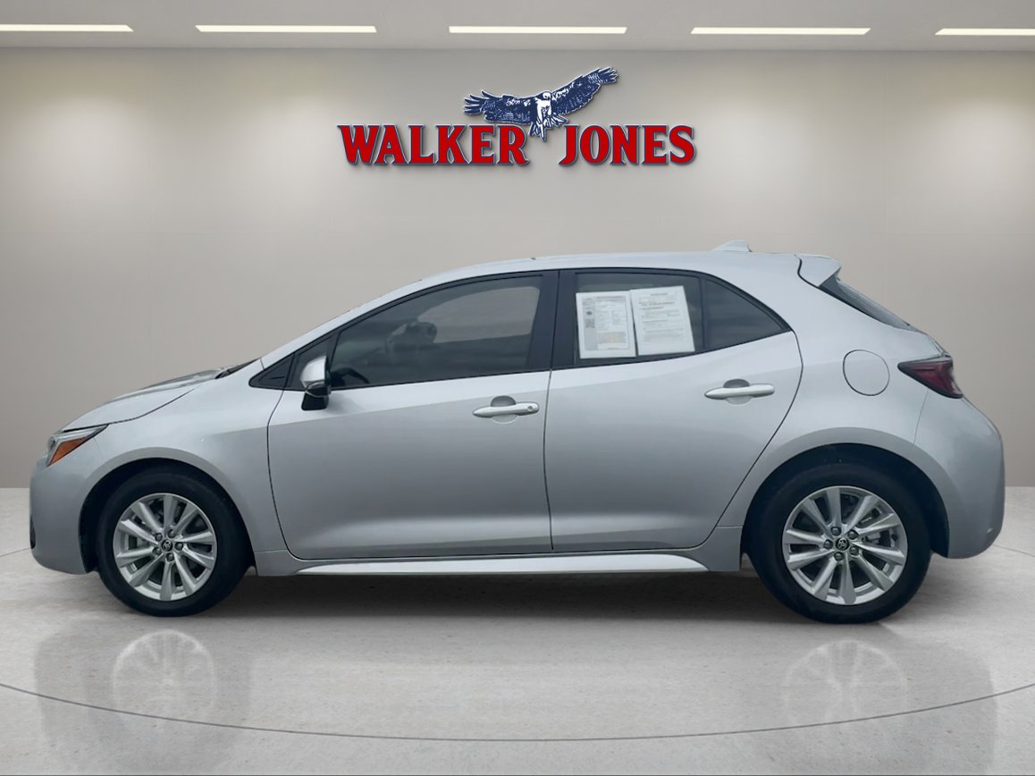 Used 2024 Toyota Corolla SE image 3