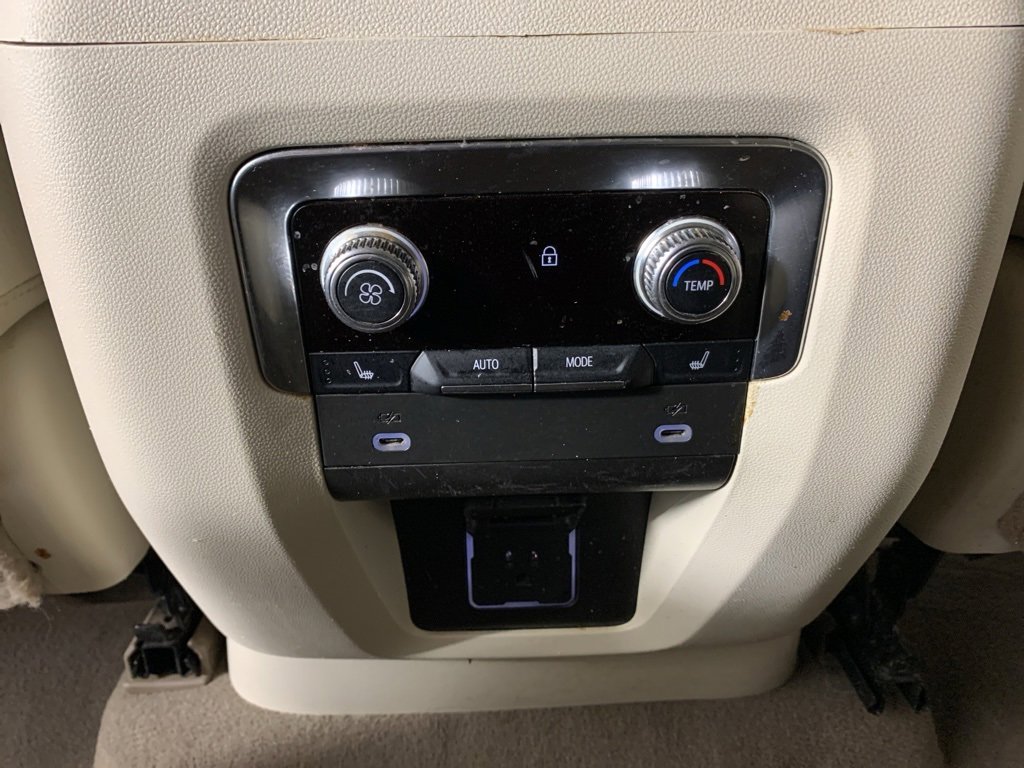 Used 2022 GMC Yukon XL Denali image 24