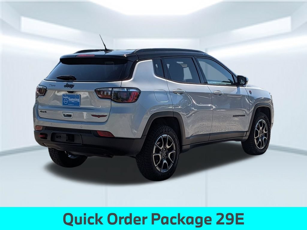 Used 2025 Jeep Compass Trailhawk w/ Trailer Tow Group AWD/4WD image 7