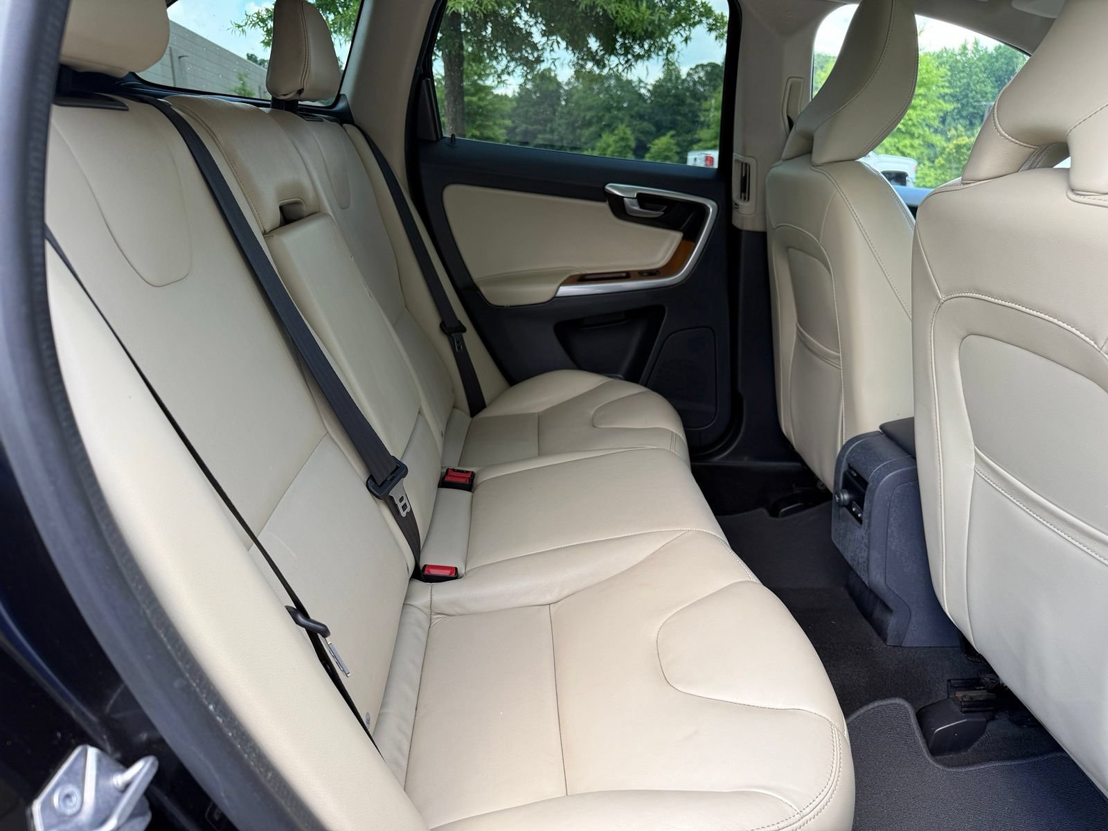 Used 2017 Volvo XC60 T6 Inscription w/ Climate Package AWD/4WD image 40