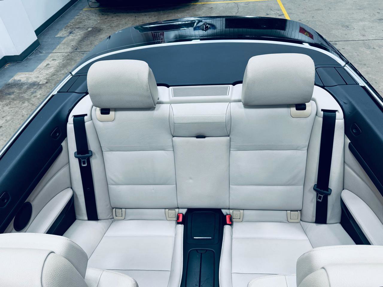 Used 2013 BMW 335i Convertible image 29