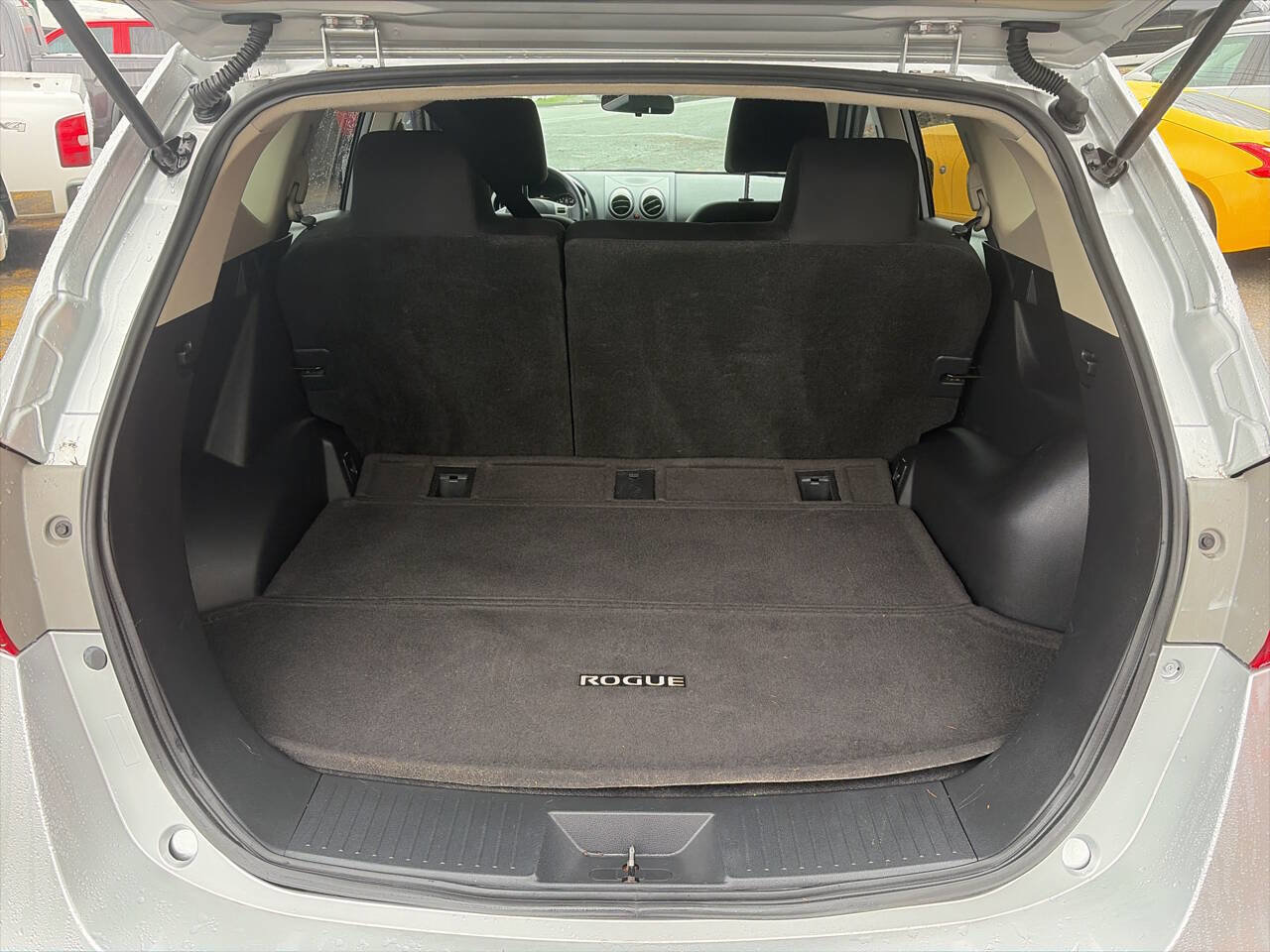Used 2013 Nissan Rogue SV w/ Premium Pkg image 6
