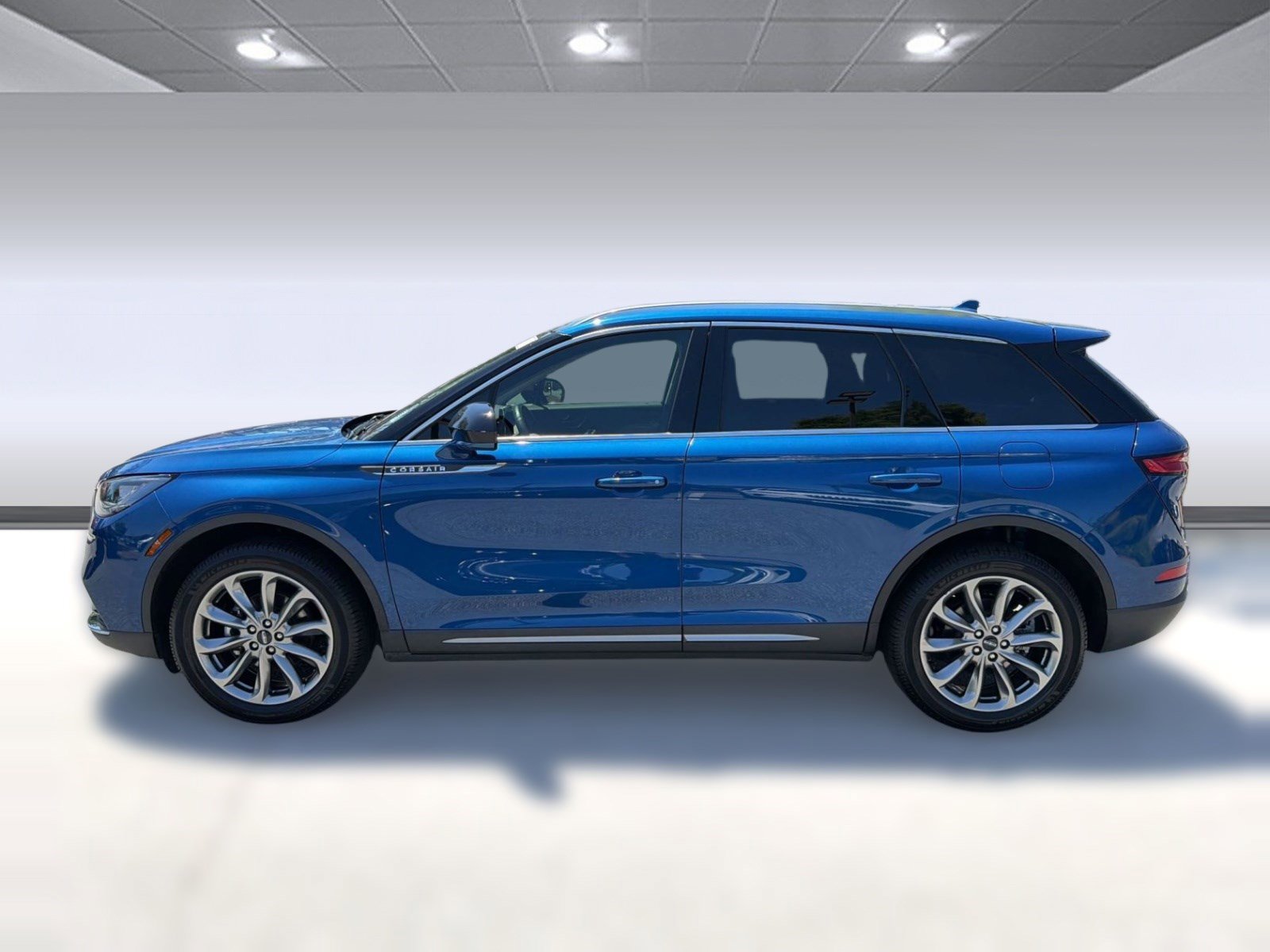 Used 2020 Lincoln Corsair FWD w/ Premium Package image 2