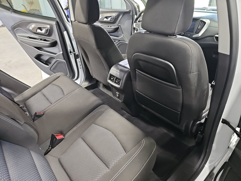 Used 2023 GMC Terrain SLE w/ Driver Convenience Package AWD/4WD image 11