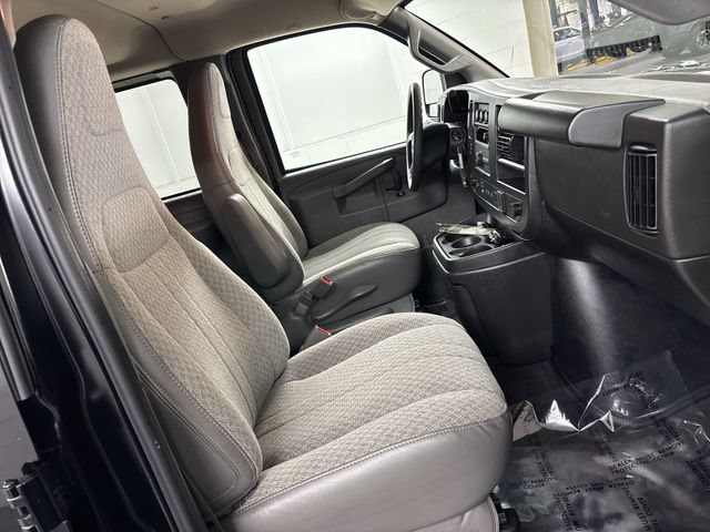 Used 2025 Chevrolet Express 3500 LT w/ LT Preferred Equipment Group RWD image 12