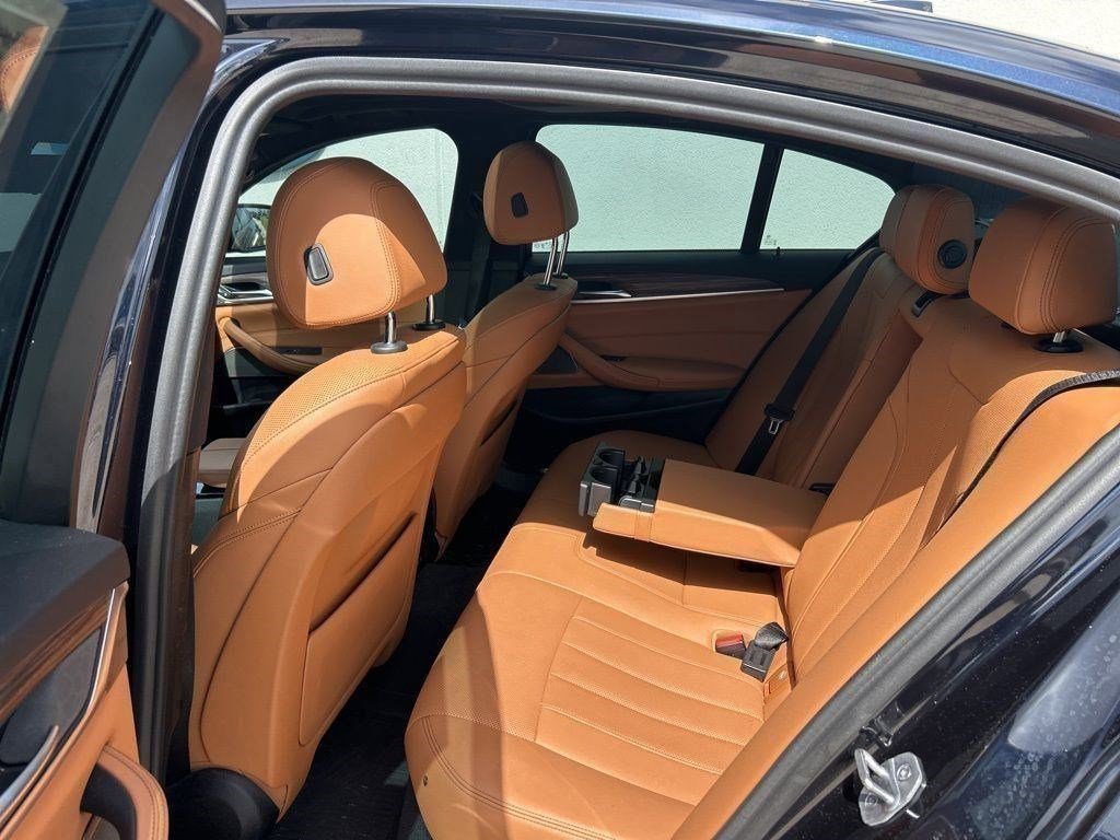 Used 2022 BMW 530i w/ M Sport Package image 9