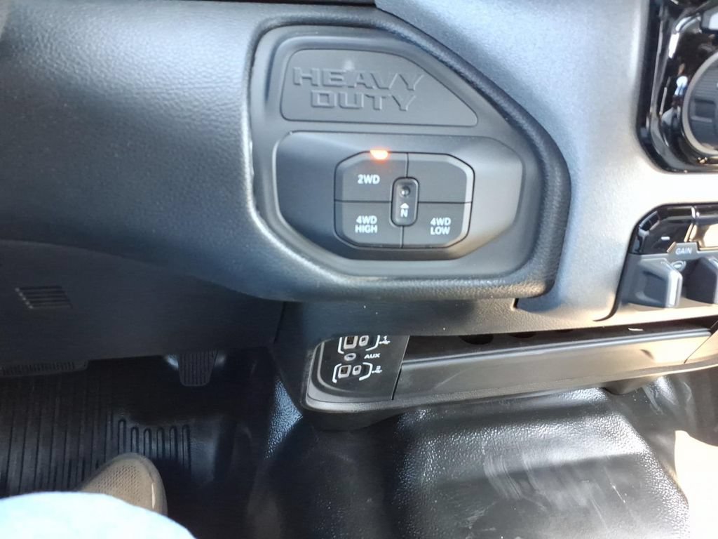 New 2026 RAM 2500 Tradesman w/ Chrome Appearance Group AWD/4WD image 13