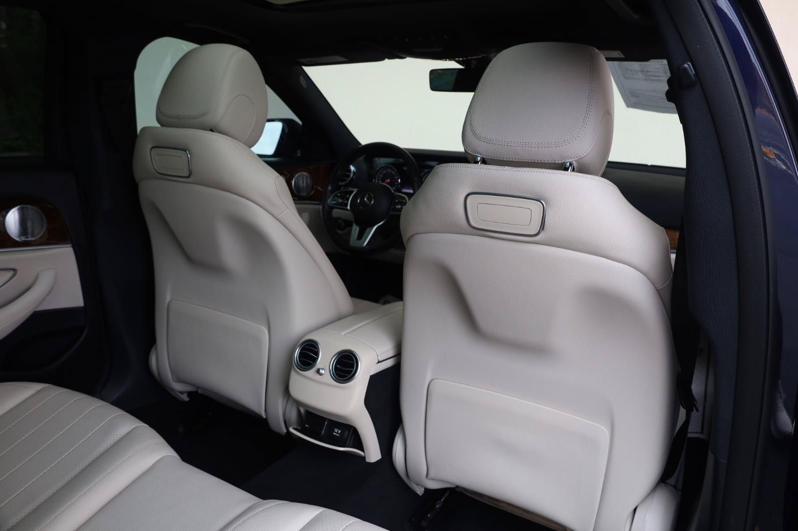 Used 2019 Mercedes-Benz E 300 4MATIC image 27