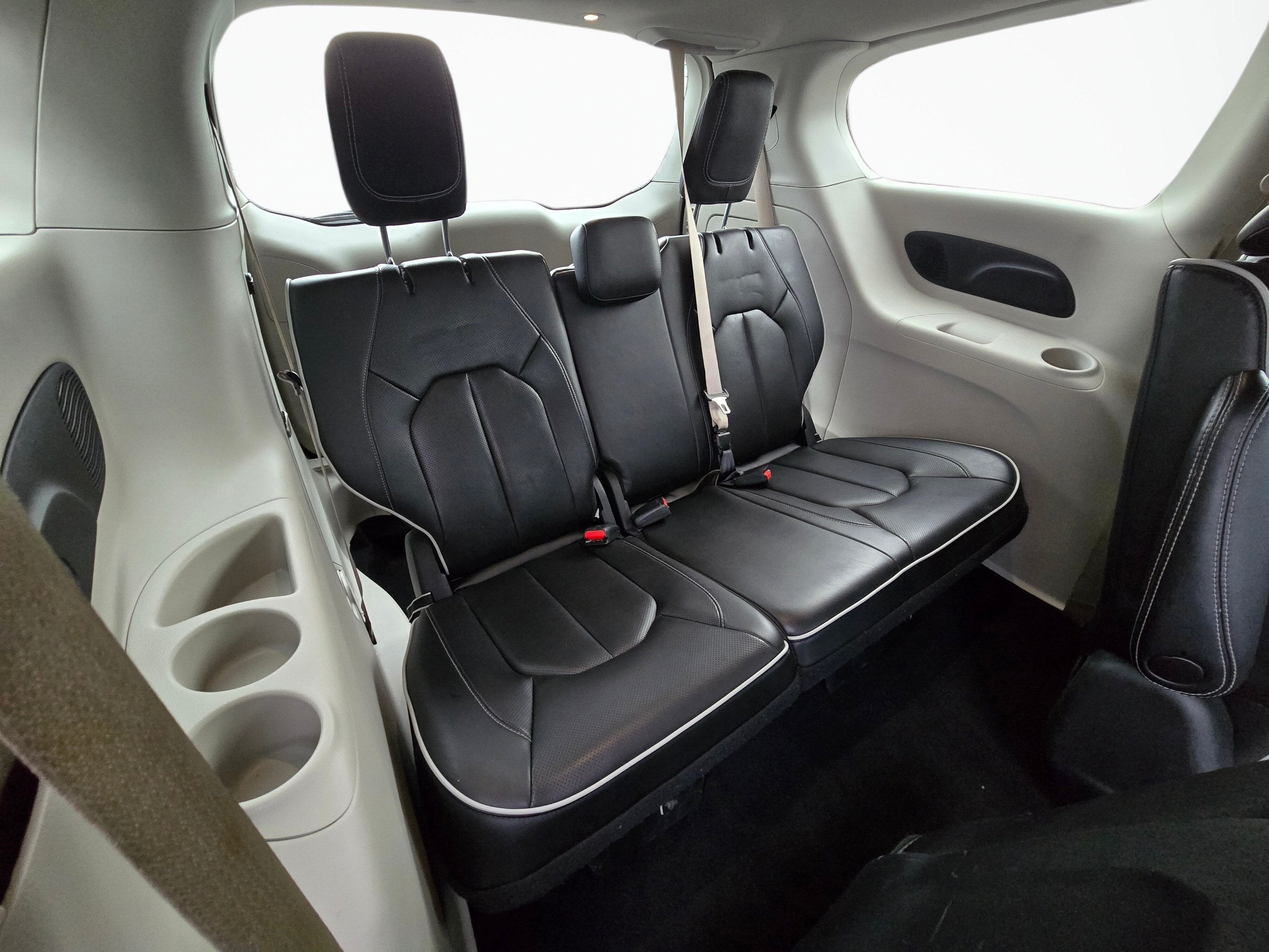 Used 2022 Chrysler Pacifica Limited FWD image 20