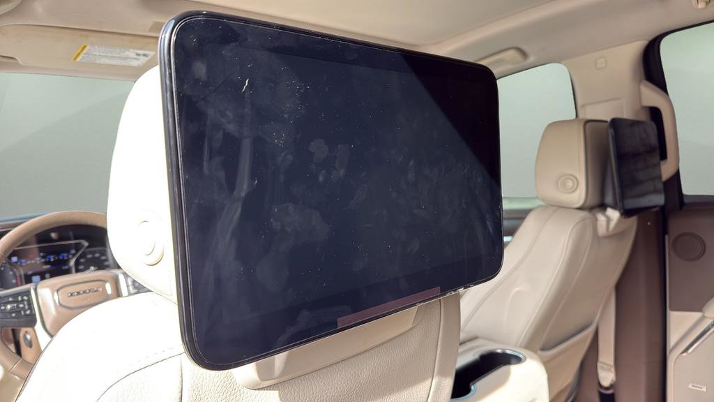 Used 2021 GMC Yukon Denali w/ Advanced Technology Package image 18