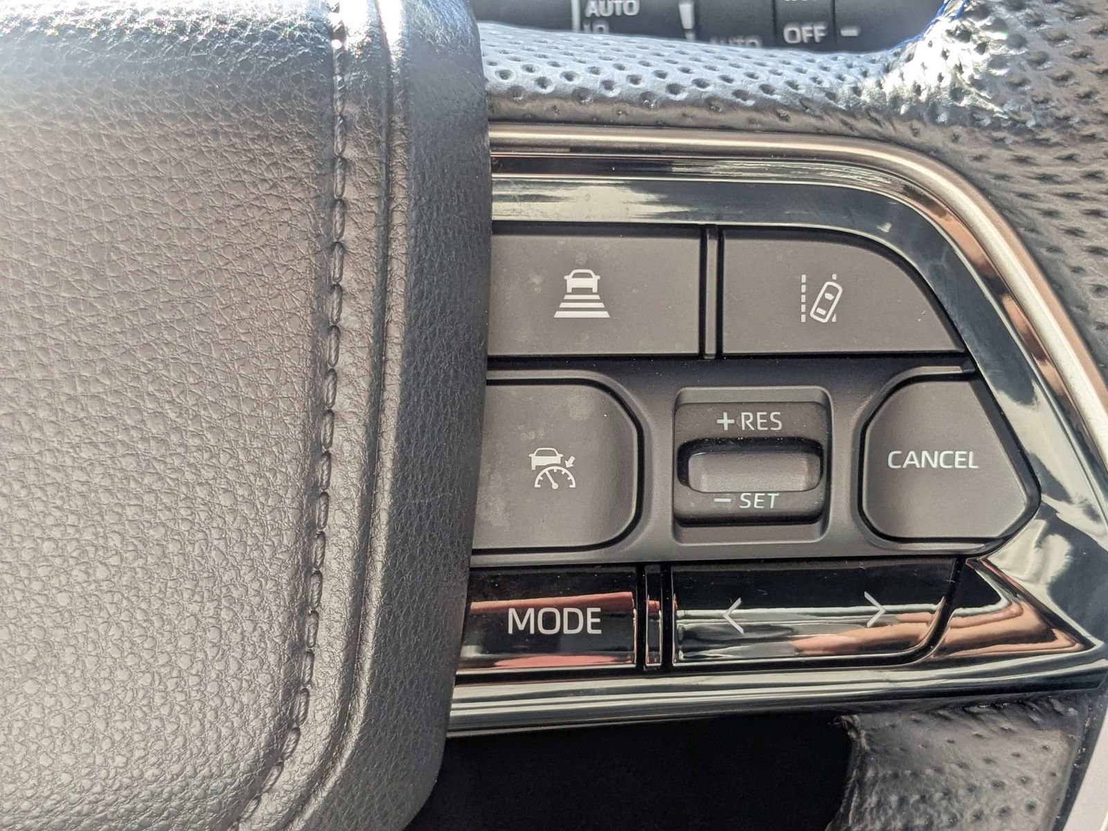 Used 2024 Toyota Sequoia Platinum AWD/4WD image 30