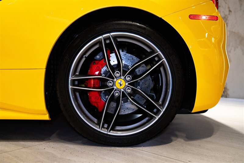 Used 2016 Ferrari 488 GTB RWD image 10
