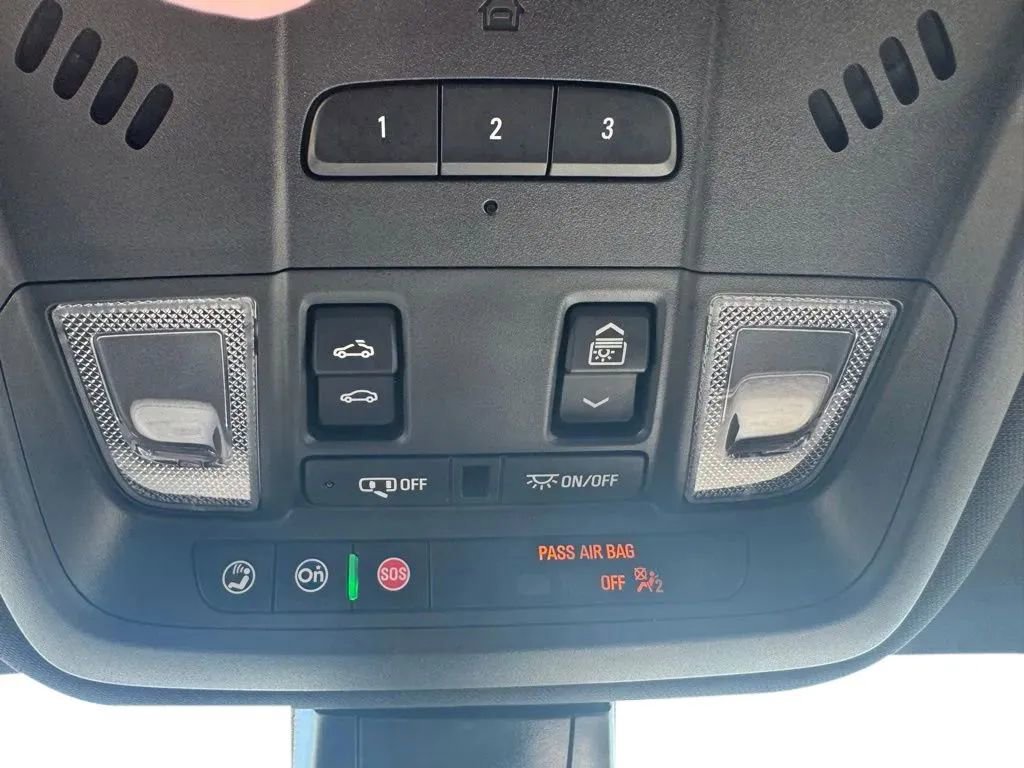 Used 2025 Cadillac XT6 Sport w/ Technology Package image 27