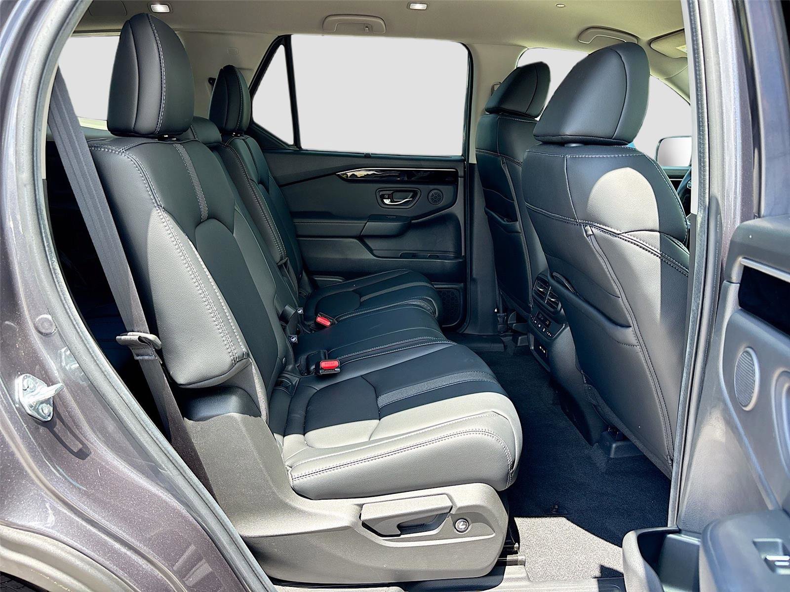 Certified 2025 Honda Pilot EX-L image 31