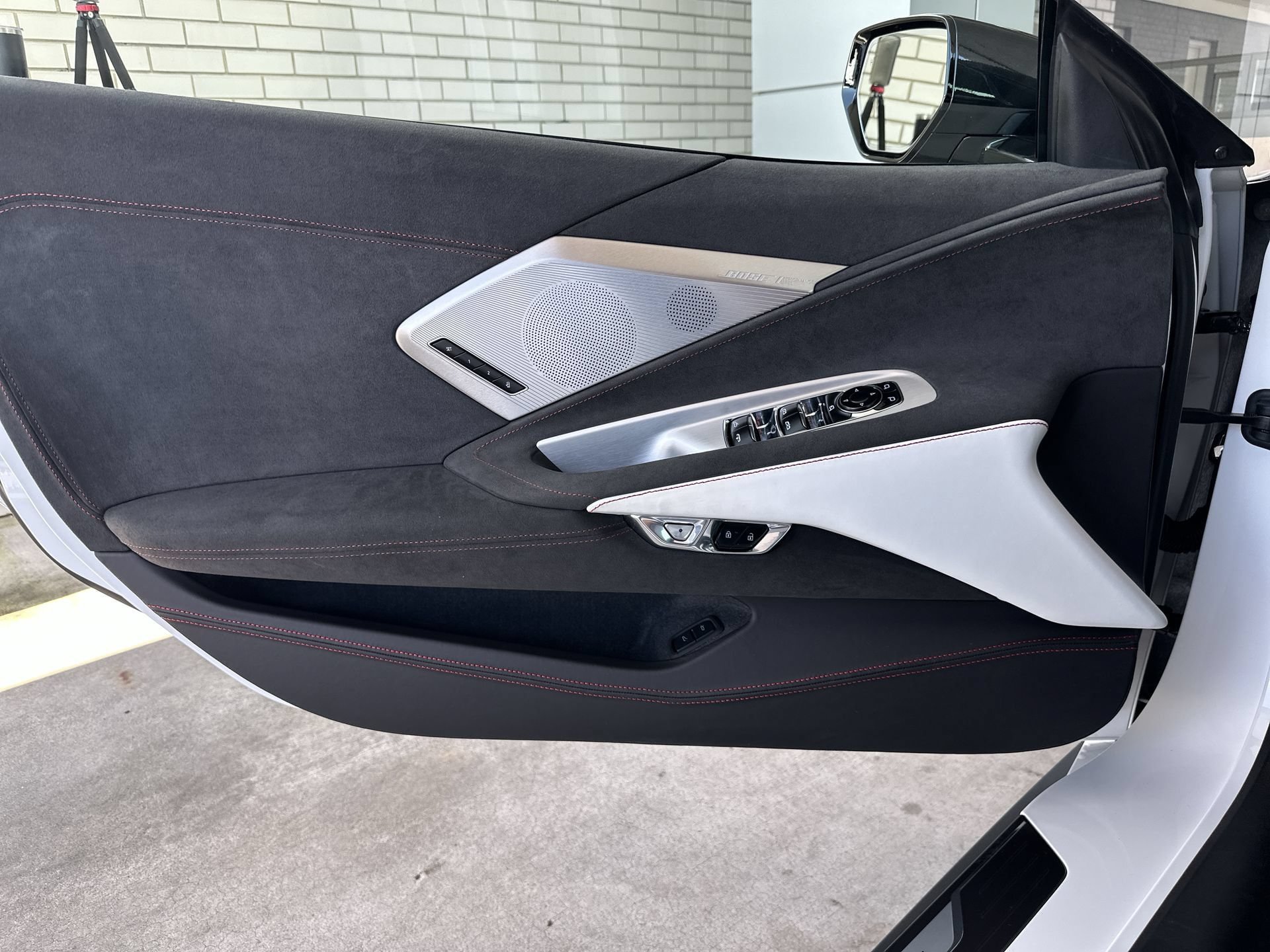 Used 2023 Chevrolet Corvette Stingray Premium Conv w/ Z51 Performance Package RWD image 21