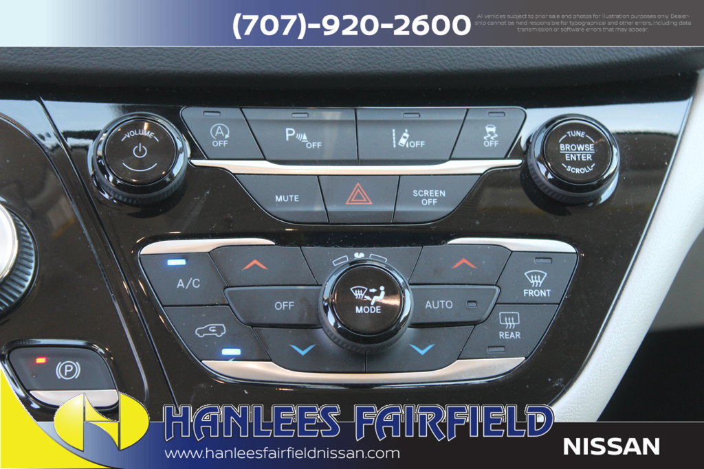 Used 2023 Chrysler Pacifica Touring-L FWD image 24
