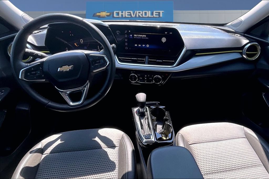 Used 2024 Chevrolet Trax LT w/ Driver Confidence Package FWD image 7
