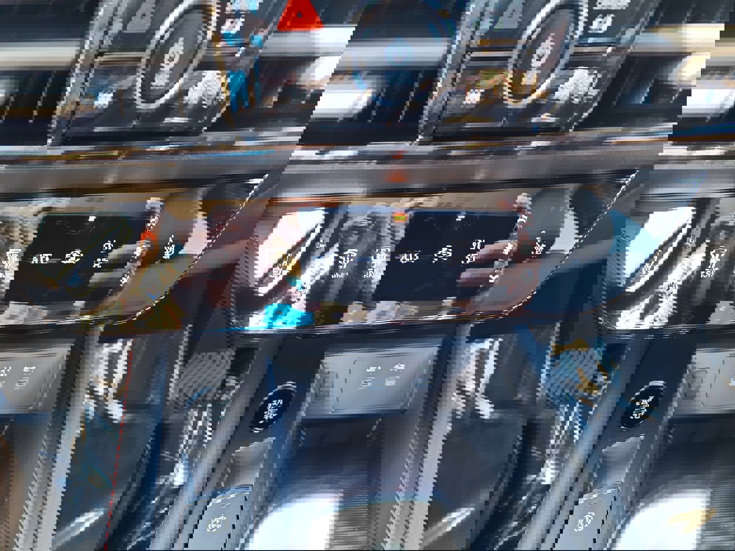 New 2026 Nissan Kicks SR w/ Cold Weather Package image 14