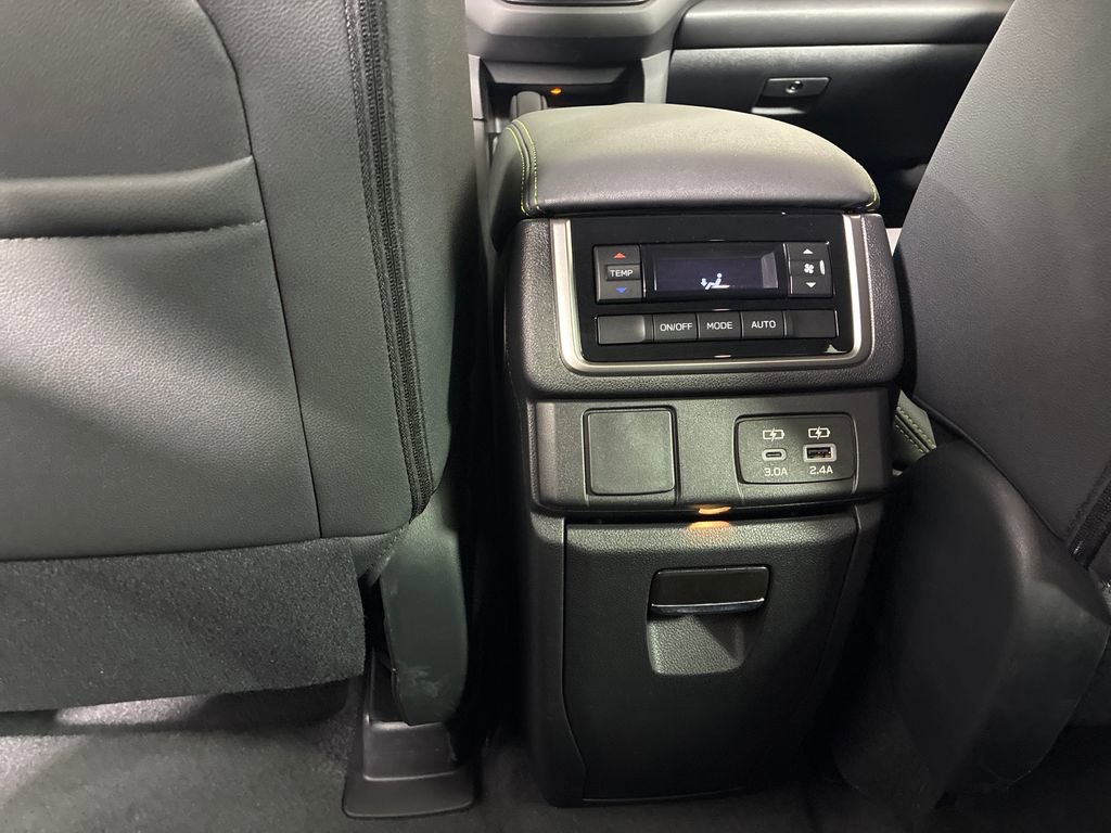 Used 2025 Subaru Ascent Onyx Edition w/ Onyx Package image 16