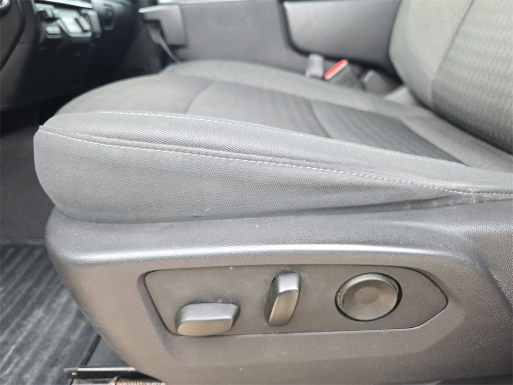 Used 2024 Chevrolet Silverado 2500 Custom w/ Custom Value Package image 29