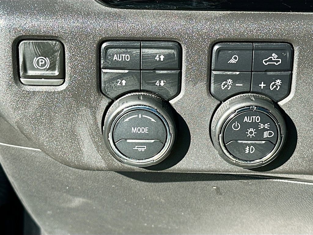 Used 2022 Chevrolet Silverado 1500 ZR2 w/ Technology Package image 10