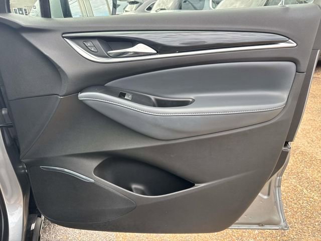 Used 2023 Buick Enclave Essence image 18