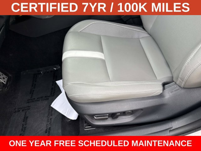 Used 2025 Toyota Camry SE FWD image 15