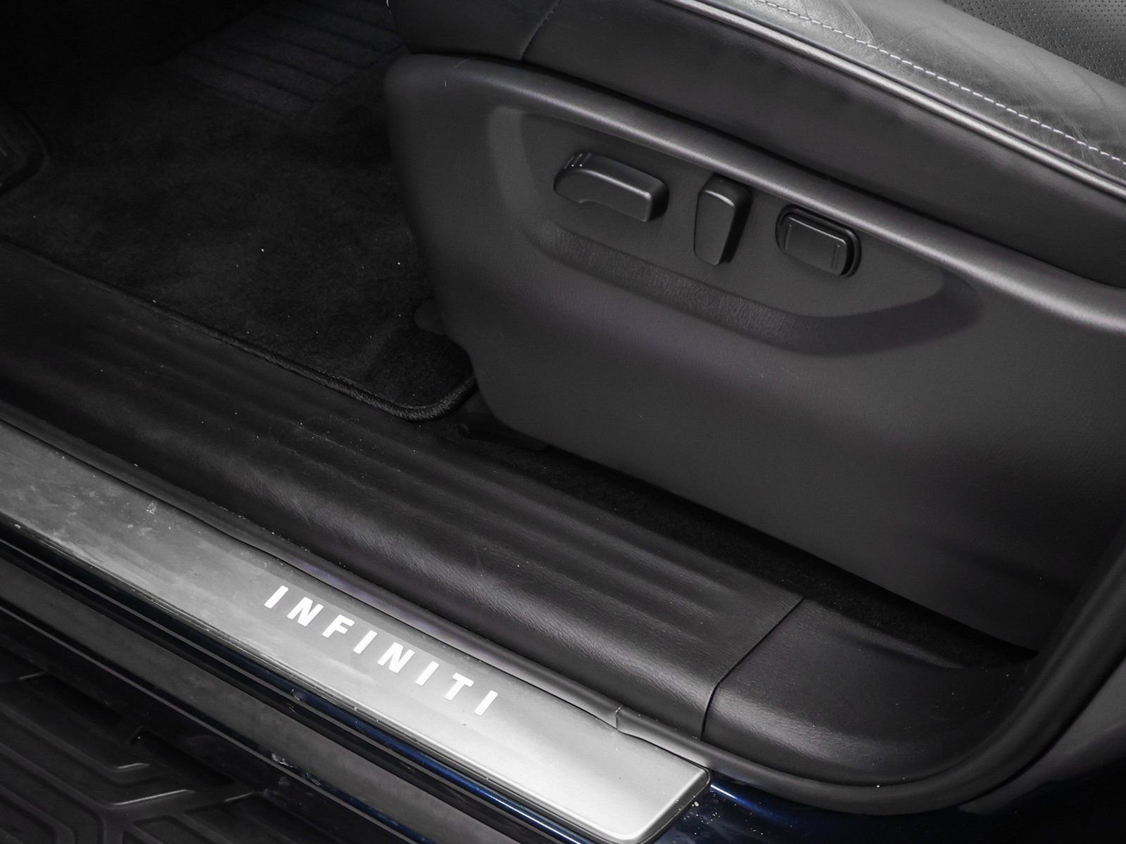 Used 2024 INFINITI QX80 Luxe w/ Cargo Package image 32