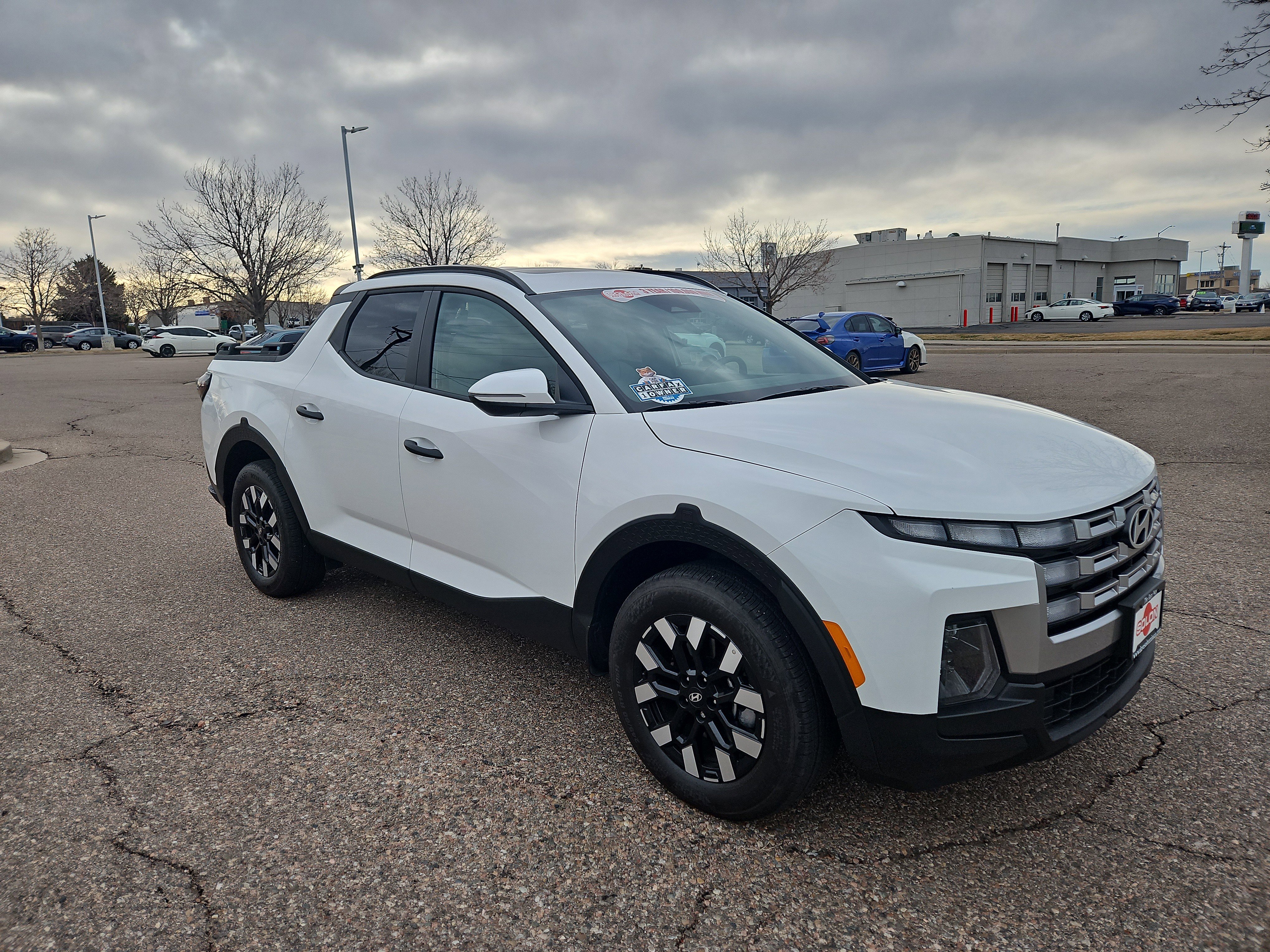 Used 2025 Hyundai Santa Cruz SEL image 2