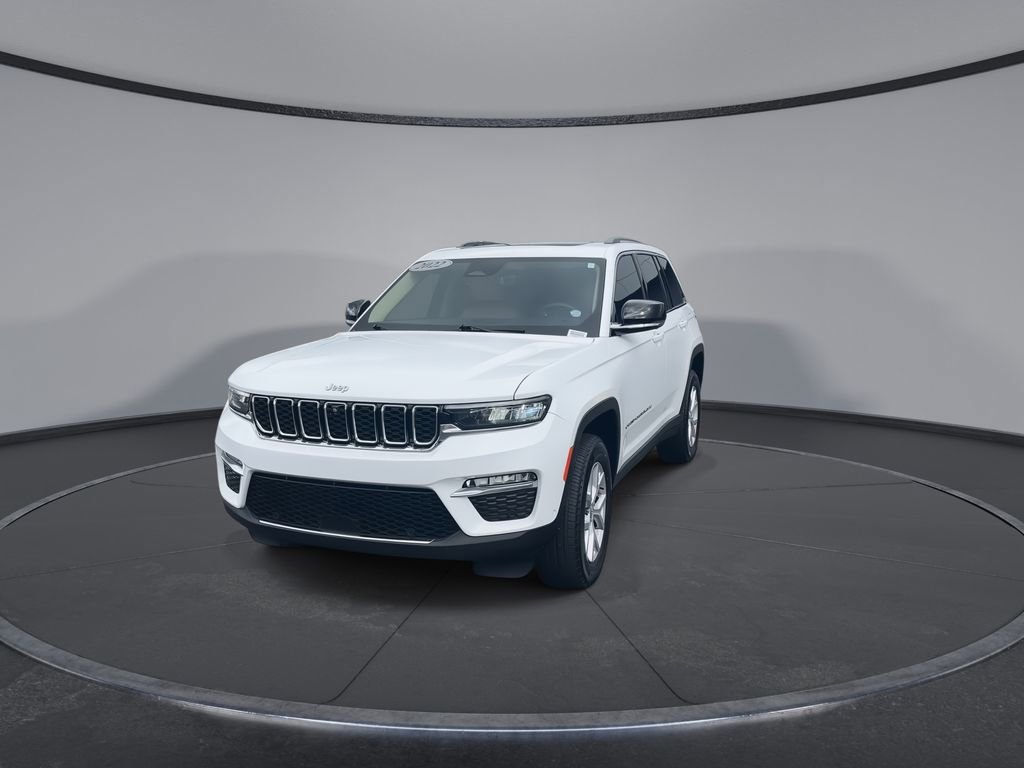 Used 2022 Jeep Grand Cherokee Limited w/ Luxury Tech Group II image 4
