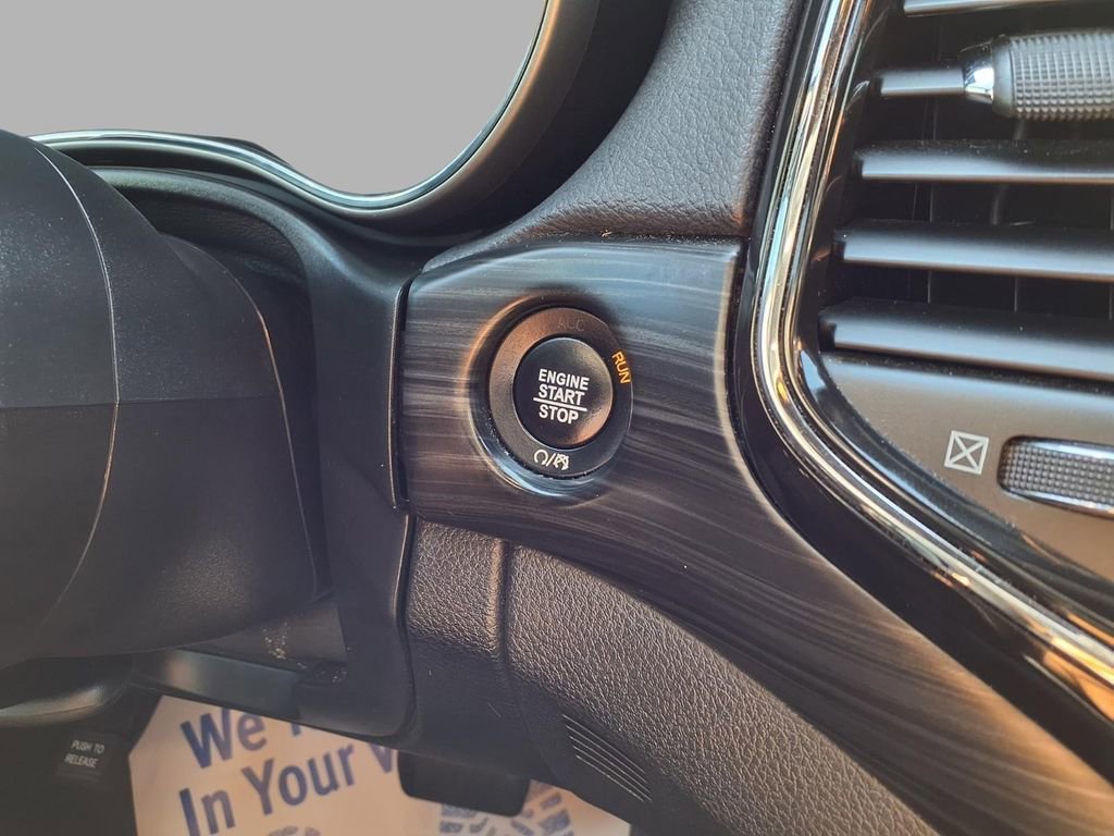 Used 2021 Jeep Grand Cherokee Laredo X image 8