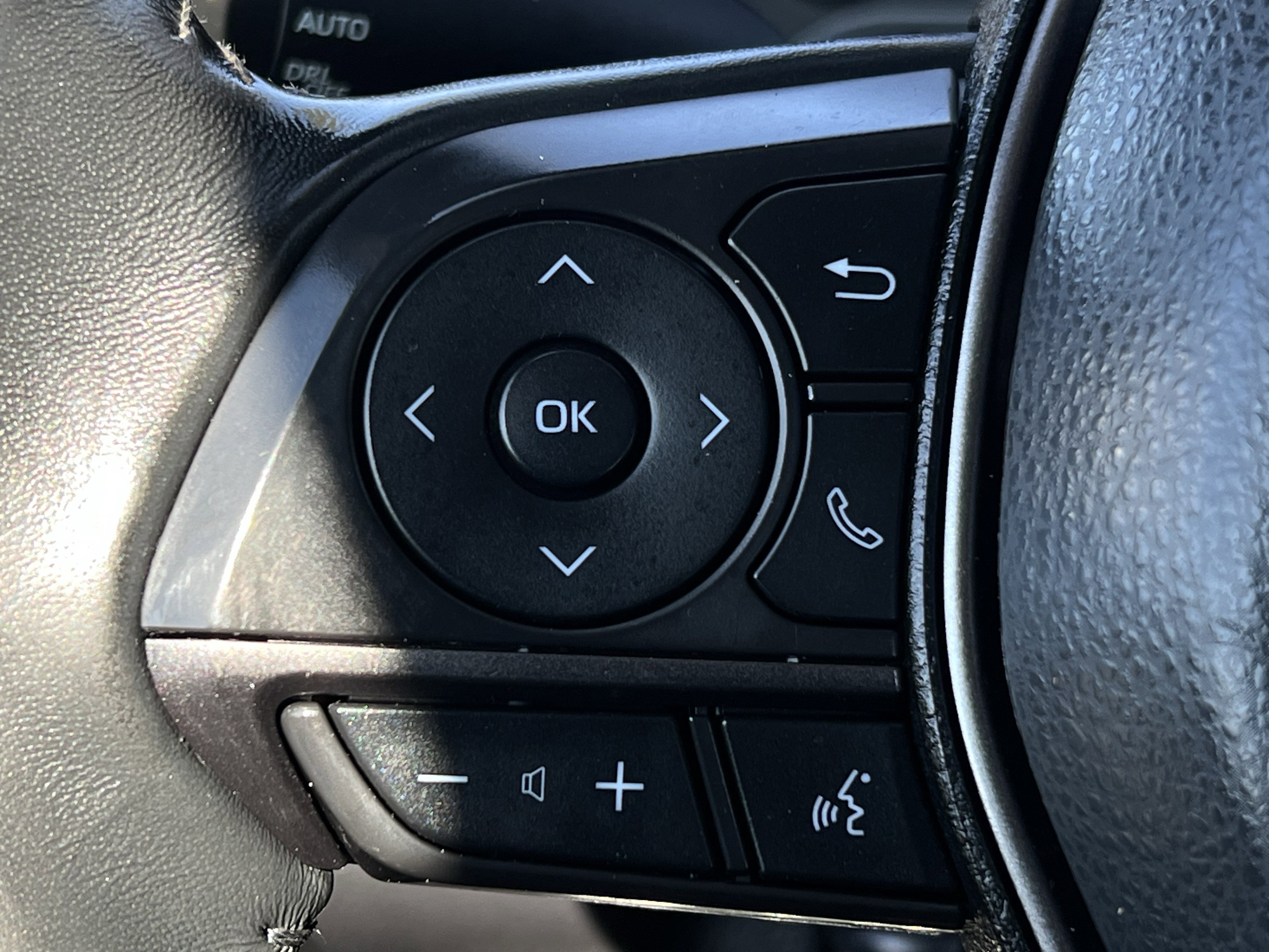 Used 2024 Toyota Camry SE image 12