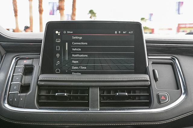 Used 2024 GMC Yukon SLT w/ SLT Luxury Package image 14